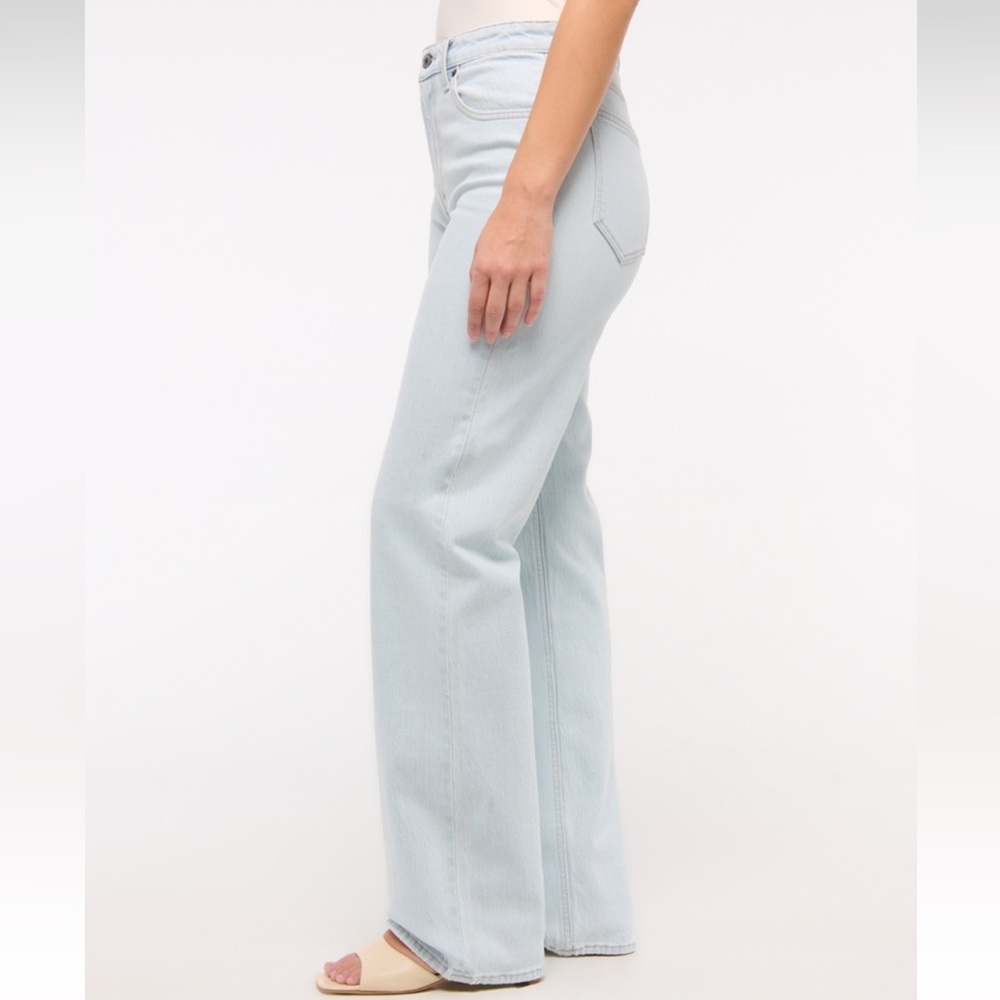 Abercrombie & Fitch Curve Love High Rise 90s Relaxed Jean - 27 Long - Light Wash - Picture 3 of 10
